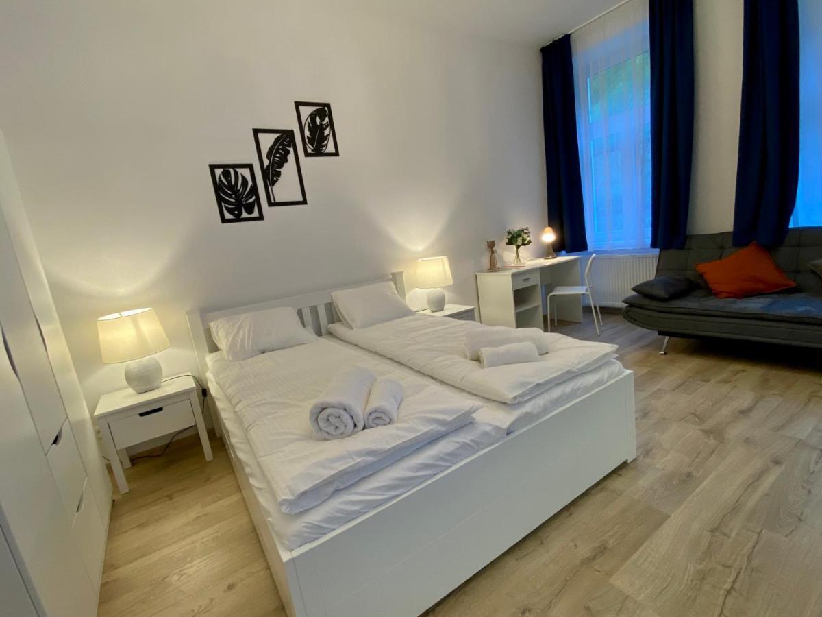 Top Class Apartments In Carlsbad Карлові Вари Екстер'єр фото