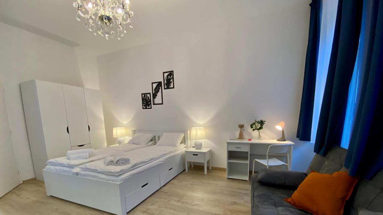 Top Class Apartments In Carlsbad Карлові Вари Екстер'єр фото