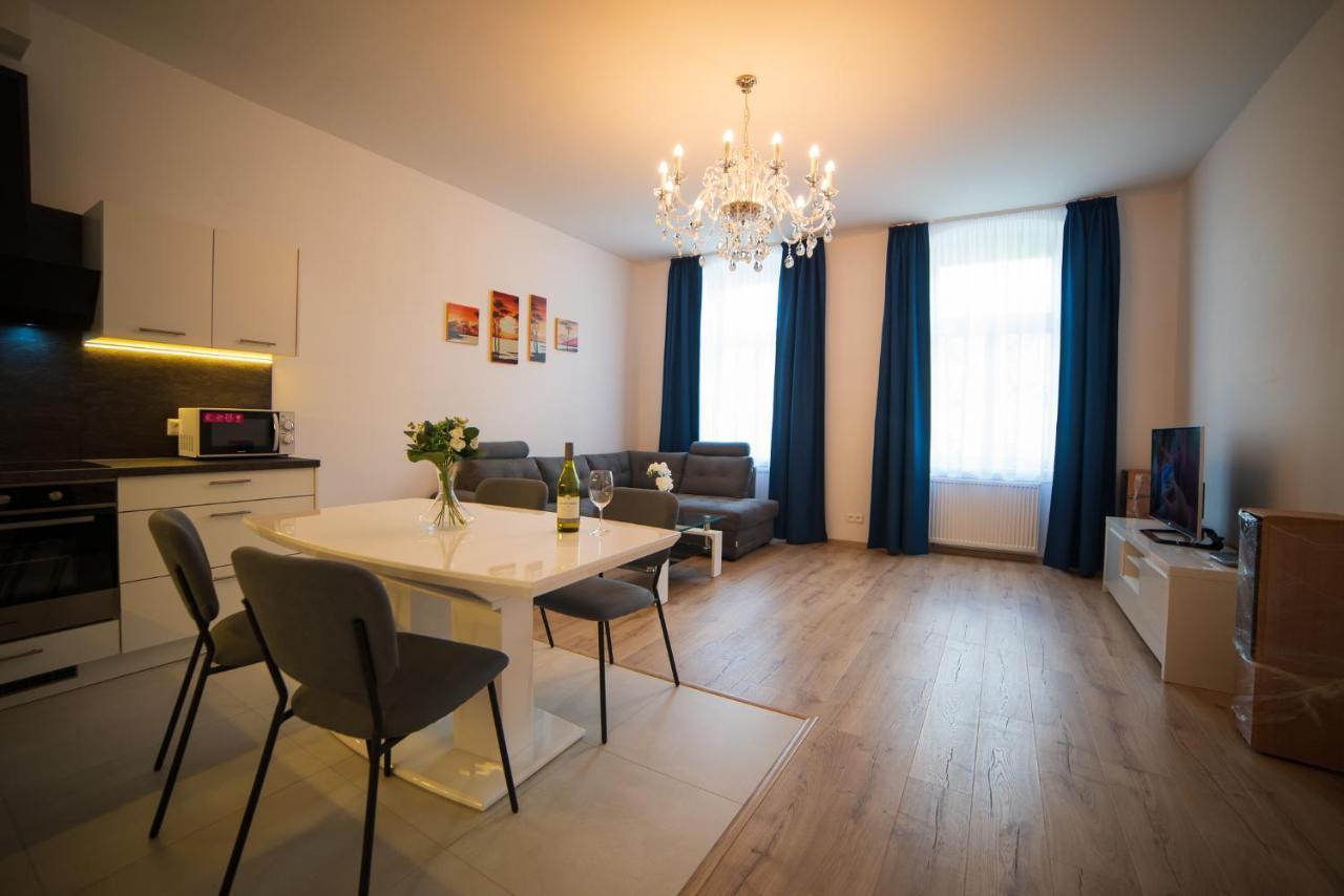 Top Class Apartments In Carlsbad Карлові Вари Екстер'єр фото