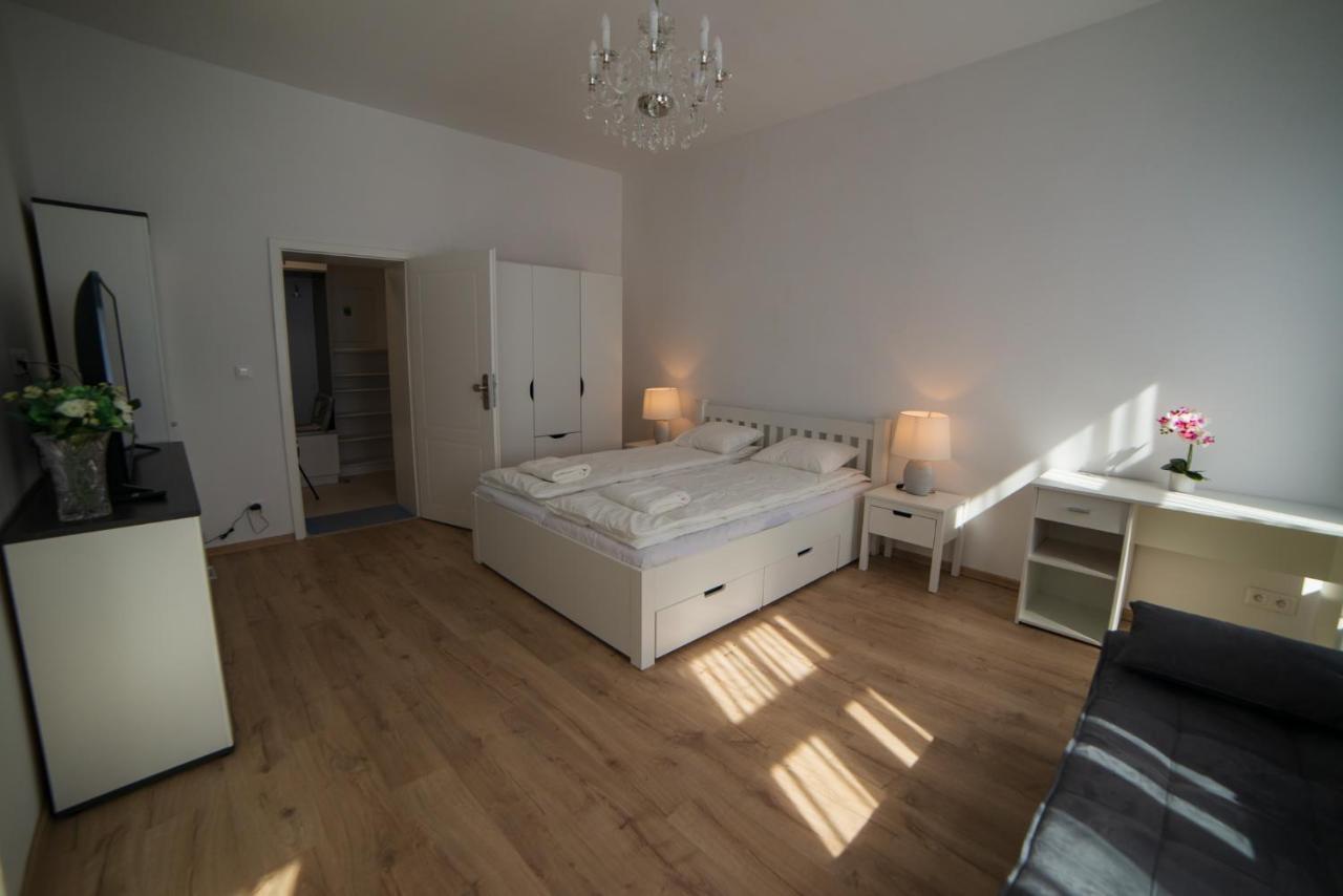 Top Class Apartments In Carlsbad Карлові Вари Екстер'єр фото
